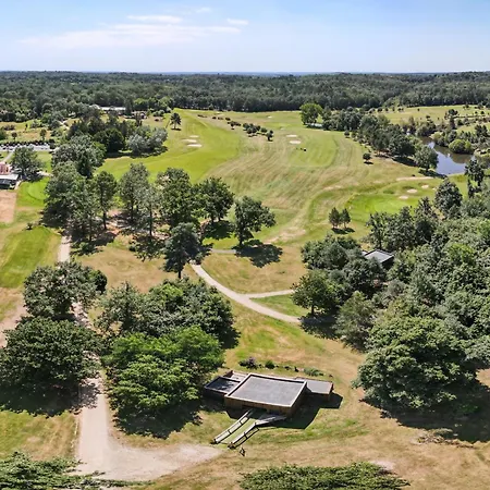 Bruyere Avec Jacuzzi Bed and Breakfast Journiac
